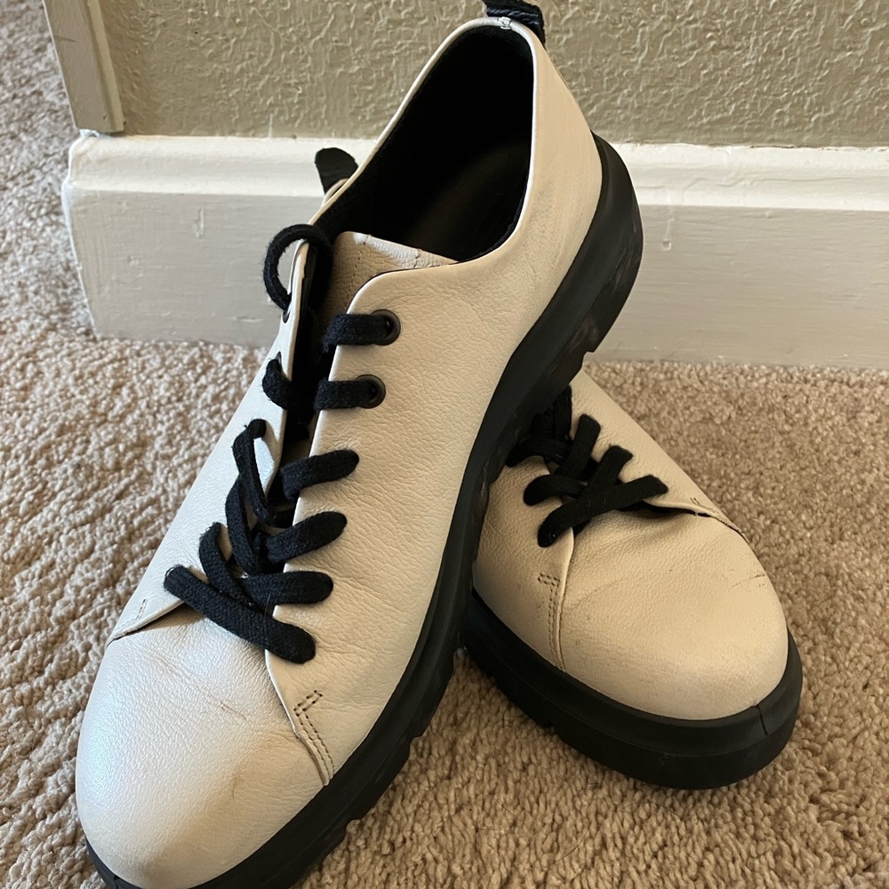 Ecco Women's Cream Sneakers with Black Accents